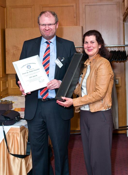 Man sieht Herrn Prof. Dr. Peter C. Fischer und Frau Regina Fahlbusch; President Chapter Bonn des American German Business Club (AGBC).